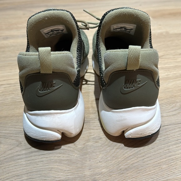NIKE Presto Fly Knit SE Sz 7.5 - Cour is Neutral Olive Black White - #910570-200 - Picture 4 of 8